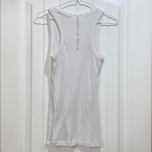 White button back tank top - Picture 2 of 3